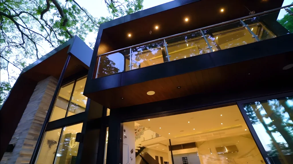 Single family dwelling, design by Memar an architecture firm in Toronto